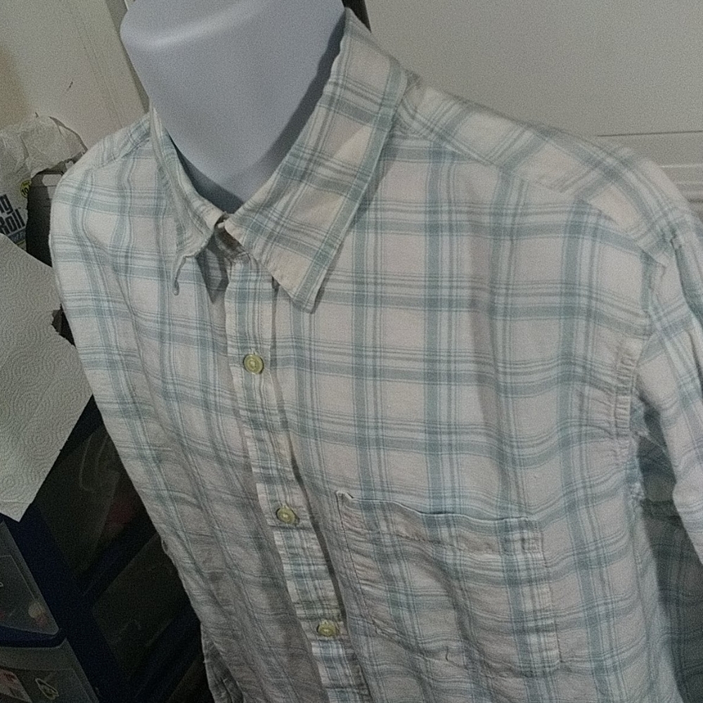Shirt - Picture 2 of 4